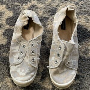 Tommy Bahama Camo Slip-On Shoes